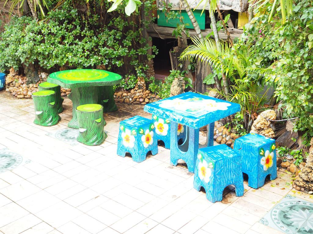 Three J Guesthouse Kamphengphet Kültér fotó