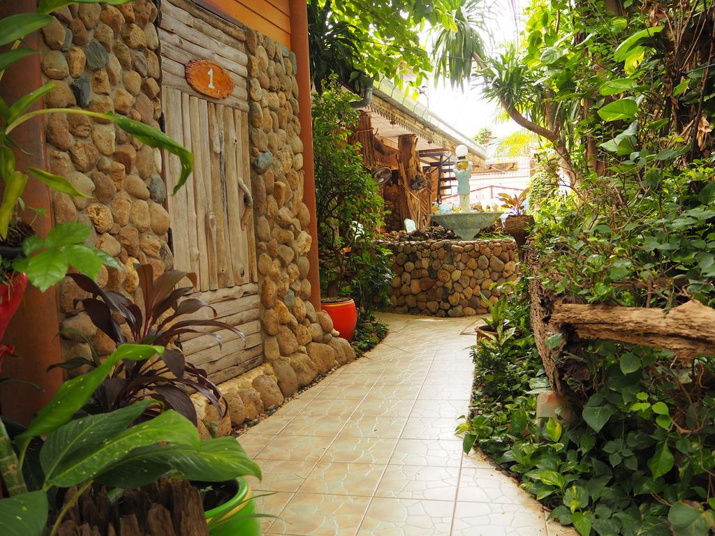 Three J Guesthouse Kamphengphet Kültér fotó